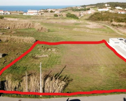  Bouwgrond met goedgekeurd project voor 4 huizen, Serra do Bouro