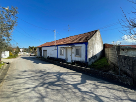 Te renoveren woning in Casais dos Ledos, Batalha