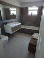 Ruime villa met panoramisch uitzicht en appartement met AL-verhuurlicentie, Loulé