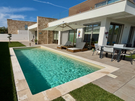 recente nieuwbouwwoning in Serra do Bouro