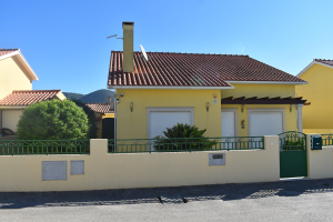 Instapklare gezinswoning met zwembad in Ataíja de Baixo, Aljubarrota