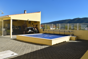 Instapklare gezinswoning met zwembad in Ataíja de Baixo, Aljubarrota