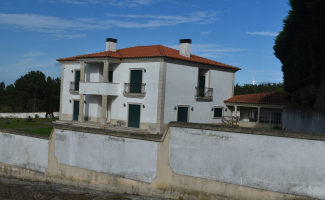 Bestaande villa in Raposos 