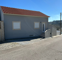 Volledig gerenoveerde woning in Gondemaria e Olival, Ourém